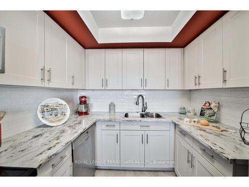 1106-195 Wynford Dr, Toronto, ON - Indoor Photo Showing Kitchen With Double Sink With Upgraded Kitchen