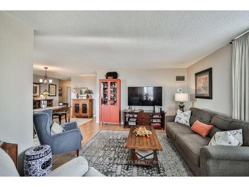 1106-195 Wynford Dr, Toronto, ON - Indoor Photo Showing Living Room