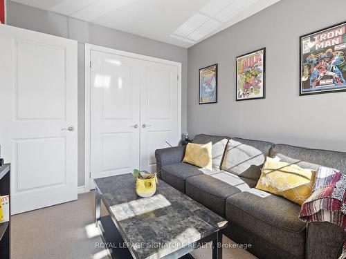 9-30 Town Line, Orangeville, ON - Indoor Photo Showing Living Room