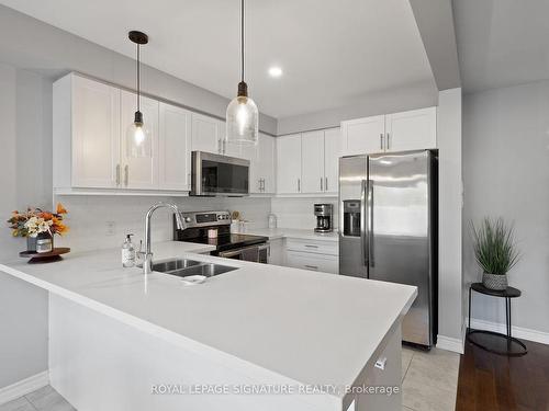 9-30 Town Line, Orangeville, ON - Indoor Photo Showing Kitchen With Double Sink With Upgraded Kitchen