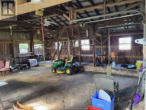 317 E Road 11, Kingsville, ON - Indoor Photo Showing Garage