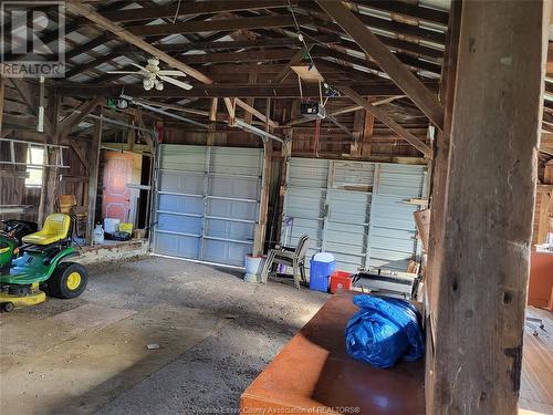 317 E Road 11, Kingsville, ON - Indoor Photo Showing Garage