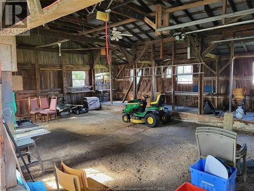 317 E Road 11, Kingsville, ON - Indoor Photo Showing Garage