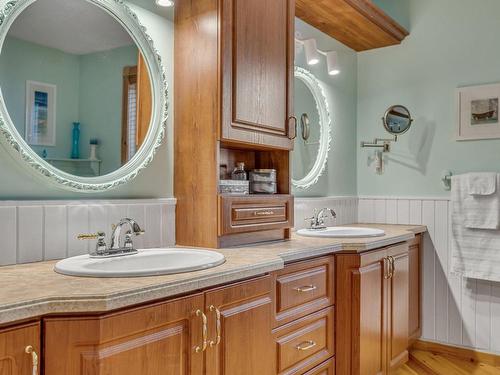 Salle de bains - 207 Ch. Du Lac N., Stoneham-Et-Tewkesbury, QC - Indoor Photo Showing Bathroom