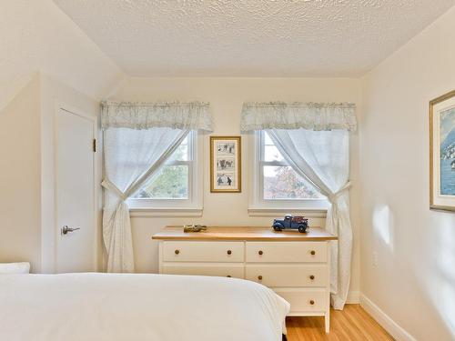 Master bedroom - 15 Rue Fraser, Windsor, QC - Indoor Photo Showing Bedroom