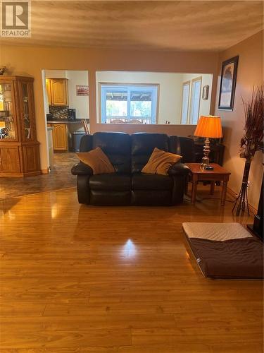 1378 Sparks Street, Sudbury, ON - Indoor Photo Showing Living Room