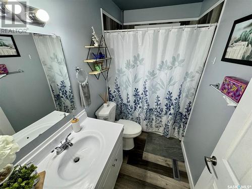 302 2Nd Avenue E, Buchanan, SK - Indoor Photo Showing Bathroom