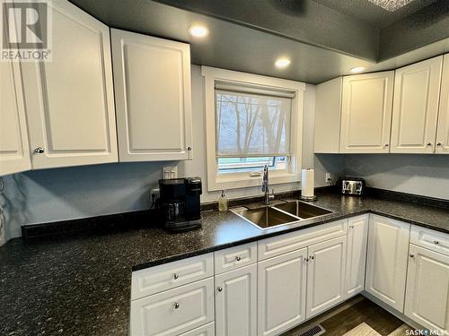 302 2Nd Avenue E, Buchanan, SK - Indoor Photo Showing Kitchen With Double Sink