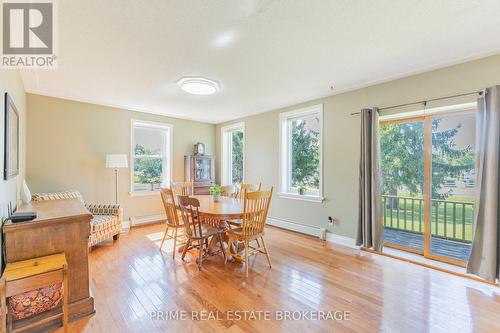 8819 Longwoods Road, Strathroy-Caradoc (Mount Brydges), ON - Indoor Photo Showing Dining Room