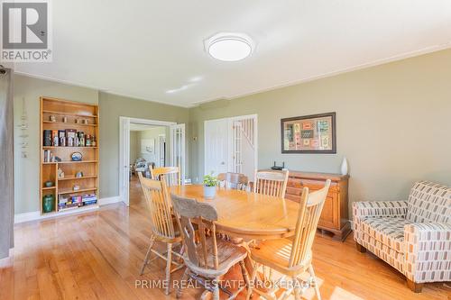 8819 Longwoods Road, Strathroy-Caradoc (Mount Brydges), ON - Indoor Photo Showing Dining Room