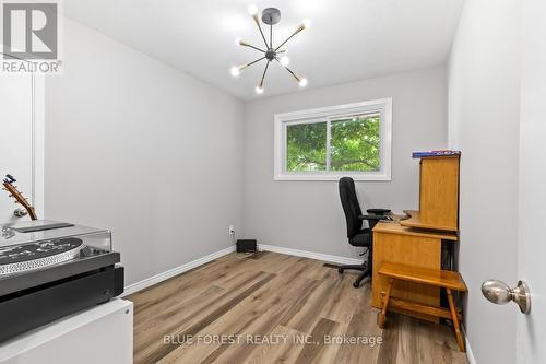 37 Talavera Crescent, London, ON - Indoor Photo Showing Office