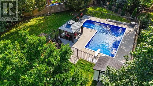 37 Talavera Crescent, London, ON - Outdoor With In Ground Pool