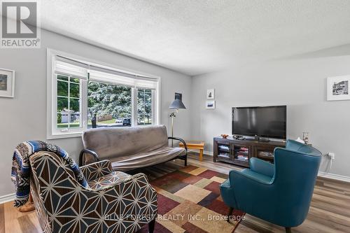 37 Talavera Crescent, London, ON - Indoor Photo Showing Living Room