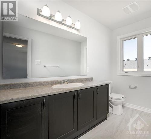 14 Racemose Street, Ottawa, ON - Indoor Photo Showing Bathroom