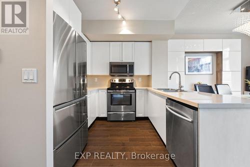 514 - 3939 Duke Of York Boulevard, Mississauga, ON - Indoor Photo Showing Kitchen With Double Sink With Upgraded Kitchen