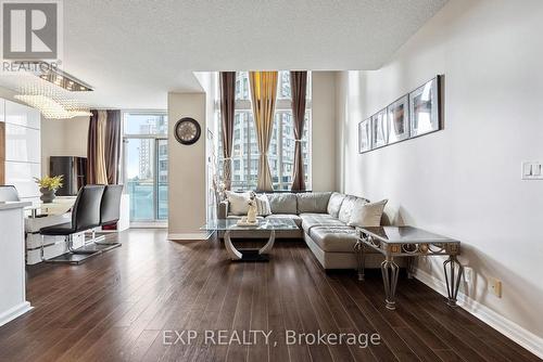 514 - 3939 Duke Of York Boulevard, Mississauga, ON - Indoor Photo Showing Living Room