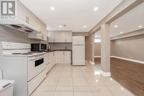 26 Windermere Court, Brampton, ON - Indoor Photo Showing Kitchen