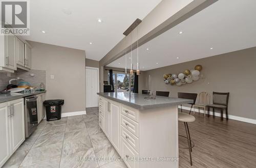 26 Windermere Court, Brampton, ON - Indoor Photo Showing Kitchen