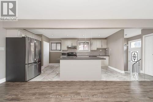 26 Windermere Court, Brampton, ON - Indoor Photo Showing Kitchen