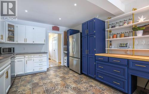 12 Westdale Avenue, Orangeville, ON - Indoor Photo Showing Kitchen