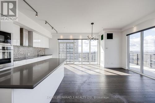 Lph03 - 56 Annie Craig Drive, Toronto, ON - Indoor Photo Showing Kitchen