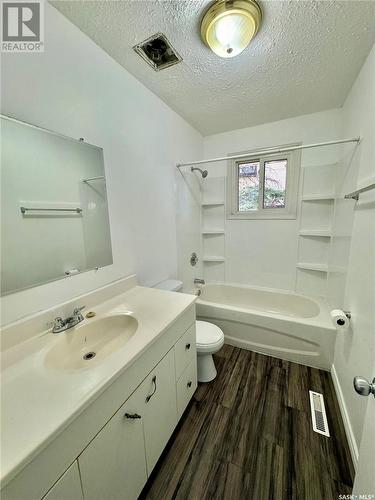 129 19Th Street E, Prince Albert, SK - Indoor Photo Showing Bathroom