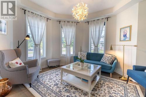 25 Sinden Road, Brantford, ON - Indoor Photo Showing Living Room