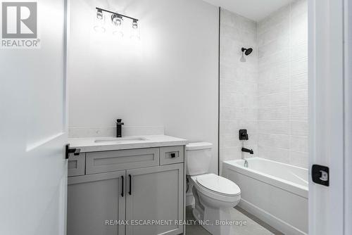 4116 Fly Road, Lincoln, ON - Indoor Photo Showing Bathroom