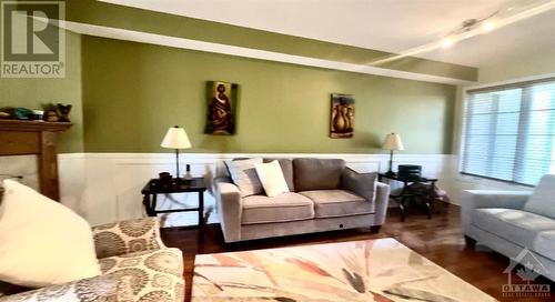 1497 Demeter Street, Ottawa, ON - Indoor Photo Showing Living Room