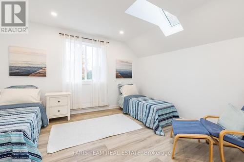 40 Port Severn Road N, Georgian Bay, ON - Indoor Photo Showing Bedroom