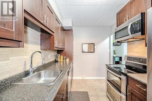 511 - 105 Conroy Crescent, Guelph, ON - Indoor Photo Showing Kitchen With Stainless Steel Kitchen