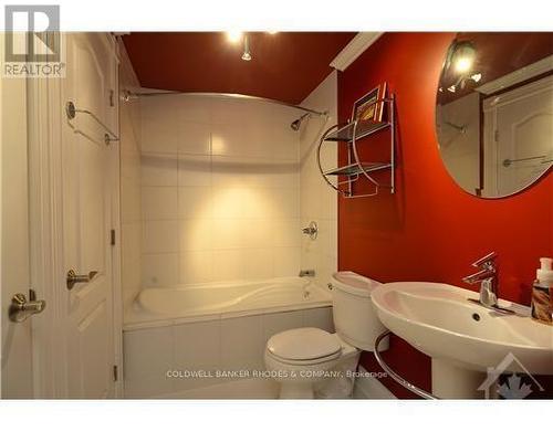 1 - 139 Guigues Avenue, Ottawa, ON - Indoor Photo Showing Bathroom