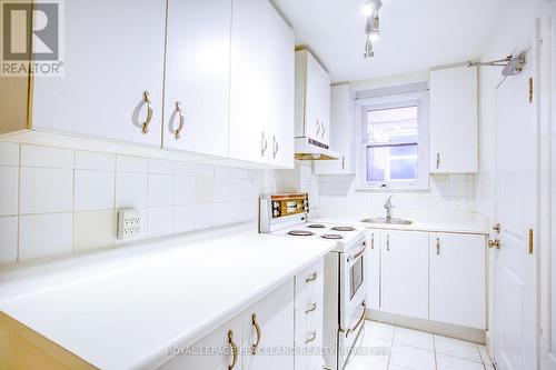 32 Strathgowan Avenue, Toronto, ON - Indoor Photo Showing Kitchen