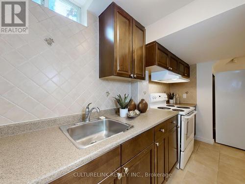 5 Haven Hill Square, Toronto, ON - Indoor Photo Showing Kitchen