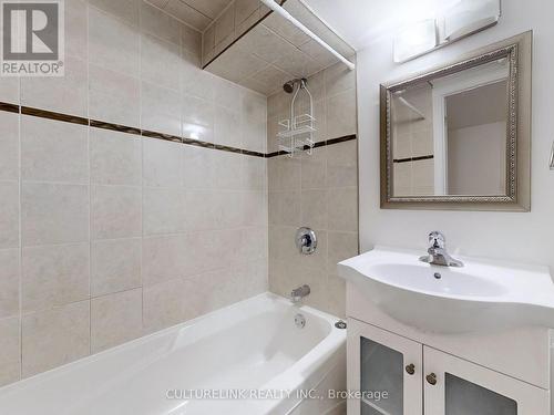 5 Haven Hill Square, Toronto, ON - Indoor Photo Showing Bathroom