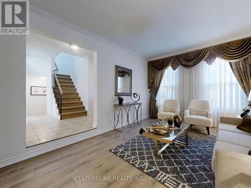 5 Haven Hill Square, Toronto, ON - Indoor Photo Showing Living Room