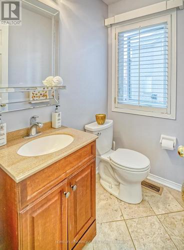 100 Russell Jarvis Drive, Markham, ON - Indoor Photo Showing Bathroom