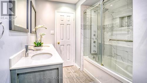 100 Russell Jarvis Drive, Markham, ON - Indoor Photo Showing Bathroom