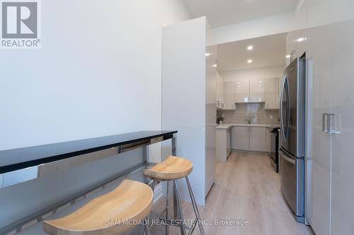 1982 Barber House Lane, Mississauga, ON - Indoor Photo Showing Kitchen