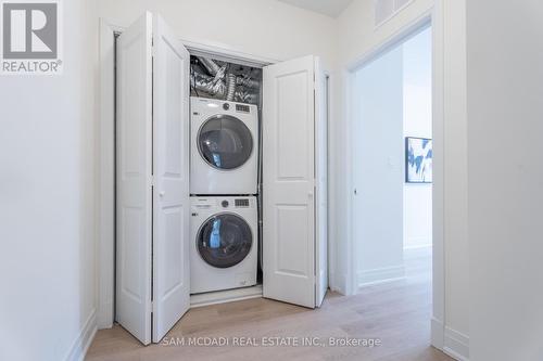 1982 Barber House Lane, Mississauga, ON - Indoor Photo Showing Laundry Room