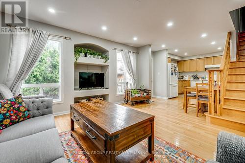 501 Lowe Lane, Milton, ON - Indoor Photo Showing Living Room