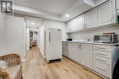 501 Lowe Lane, Milton, ON - Indoor Photo Showing Kitchen