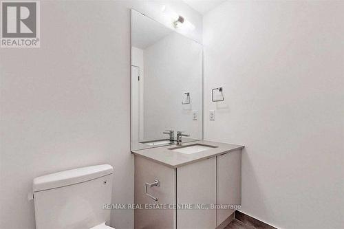 601 - 2481 Taunton Road, Oakville, ON - Indoor Photo Showing Bathroom