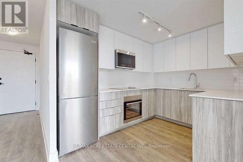 601 - 2481 Taunton Road, Oakville, ON - Indoor Photo Showing Kitchen