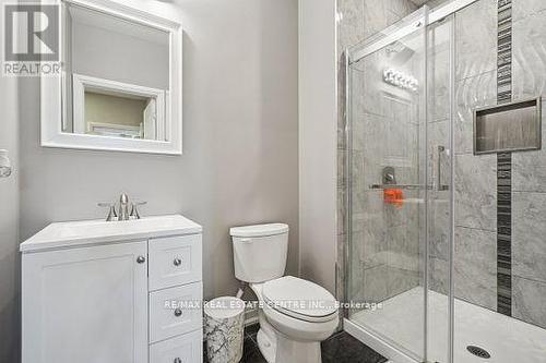 9738 Dundas Street E, Erin, ON - Indoor Photo Showing Bathroom