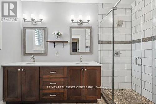 9738 Dundas Street E, Erin, ON - Indoor Photo Showing Bathroom