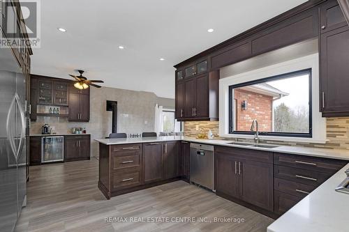 9343 Wellington 22 Road, Erin, ON - Indoor Photo Showing Kitchen With Double Sink With Upgraded Kitchen