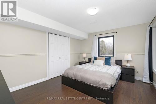 9343 Wellington 22 Road, Erin, ON - Indoor Photo Showing Bedroom