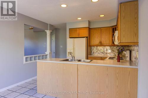 60 Camm Crescent, Guelph, ON - Indoor Photo Showing Kitchen With Double Sink