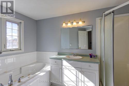 60 Camm Crescent, Guelph, ON - Indoor Photo Showing Bathroom